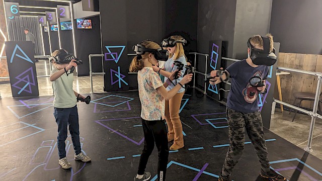 VR Experience Gameplay - Blaston